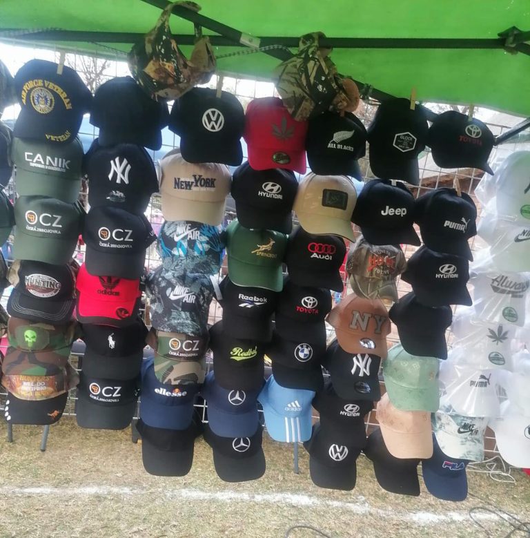 caps